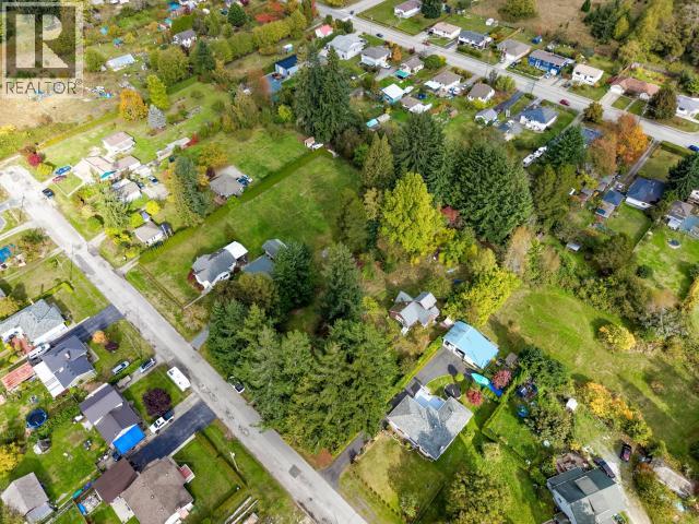 6338 JONCAS PLACE, Powell River