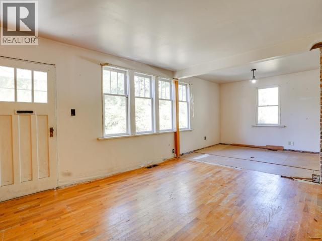 6338 JONCAS PLACE, Powell River