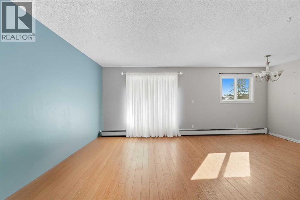 25 Robinson Avenue, Penhold