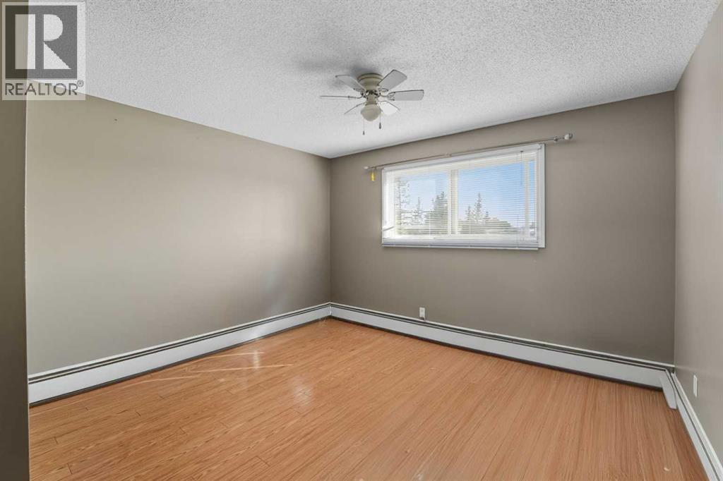 25 Robinson Avenue, Penhold