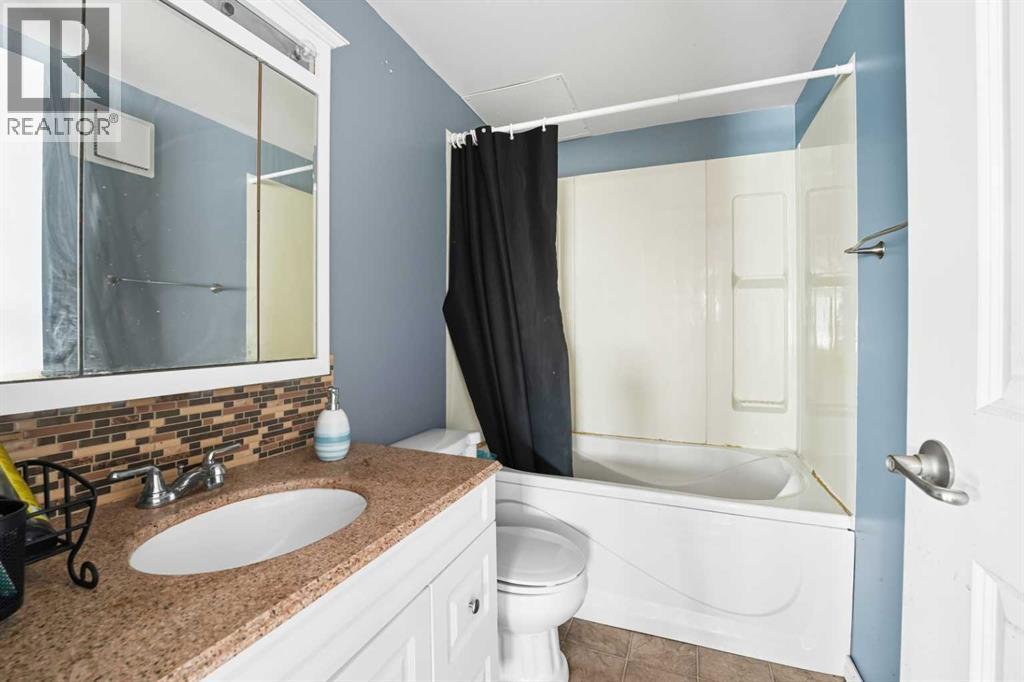 25 Robinson Avenue, Penhold