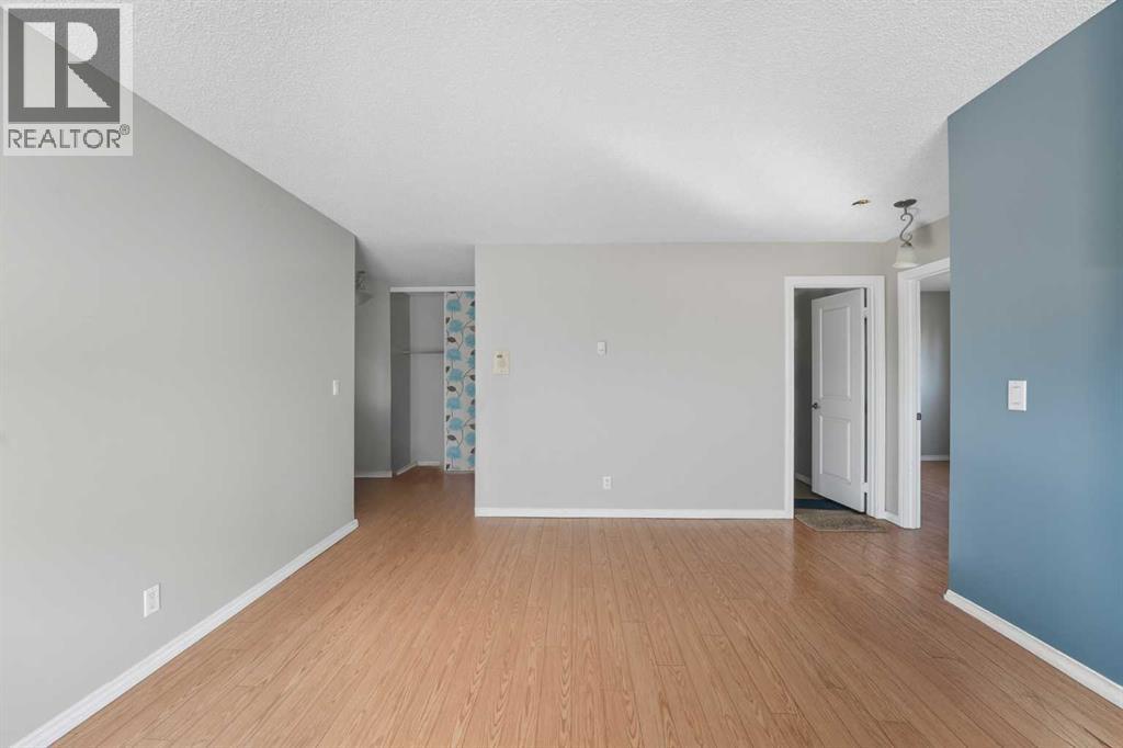 25 Robinson Avenue, Penhold