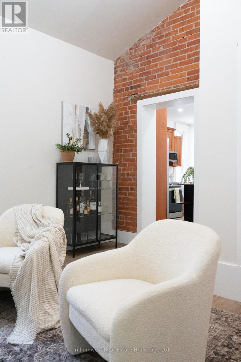 151 FREDERICK STREET E