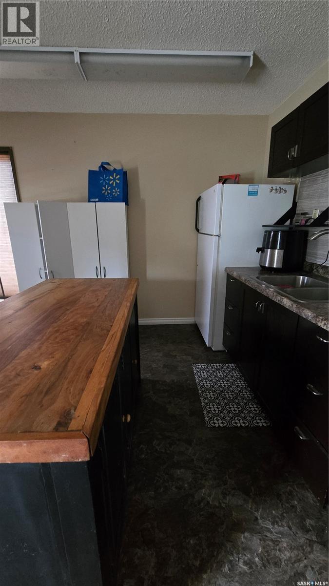 108 1ST STREET W - 4