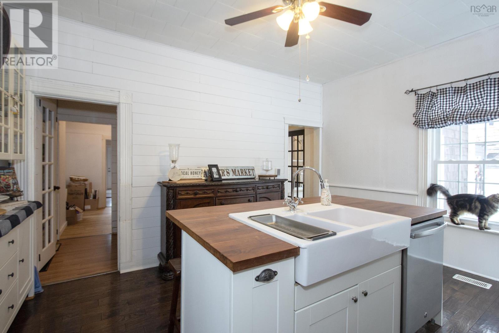 Property 17 of 50 of 340 Foundry Street