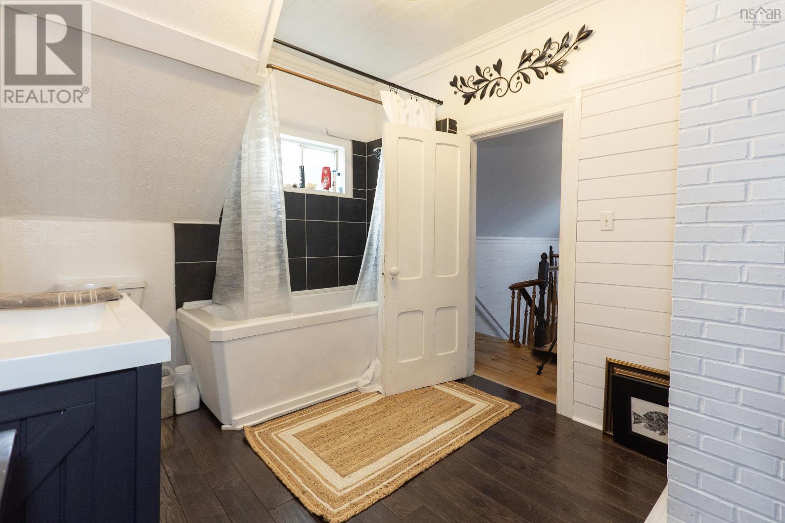 Property 39 of 50 of 340 Foundry Street