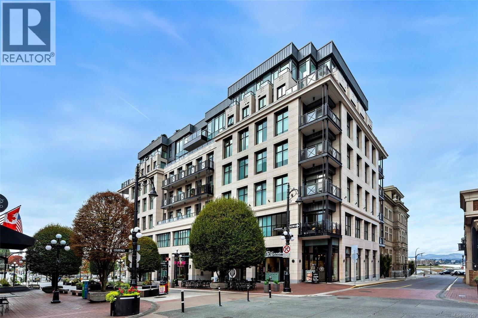 201 888 Government Street, Victoria