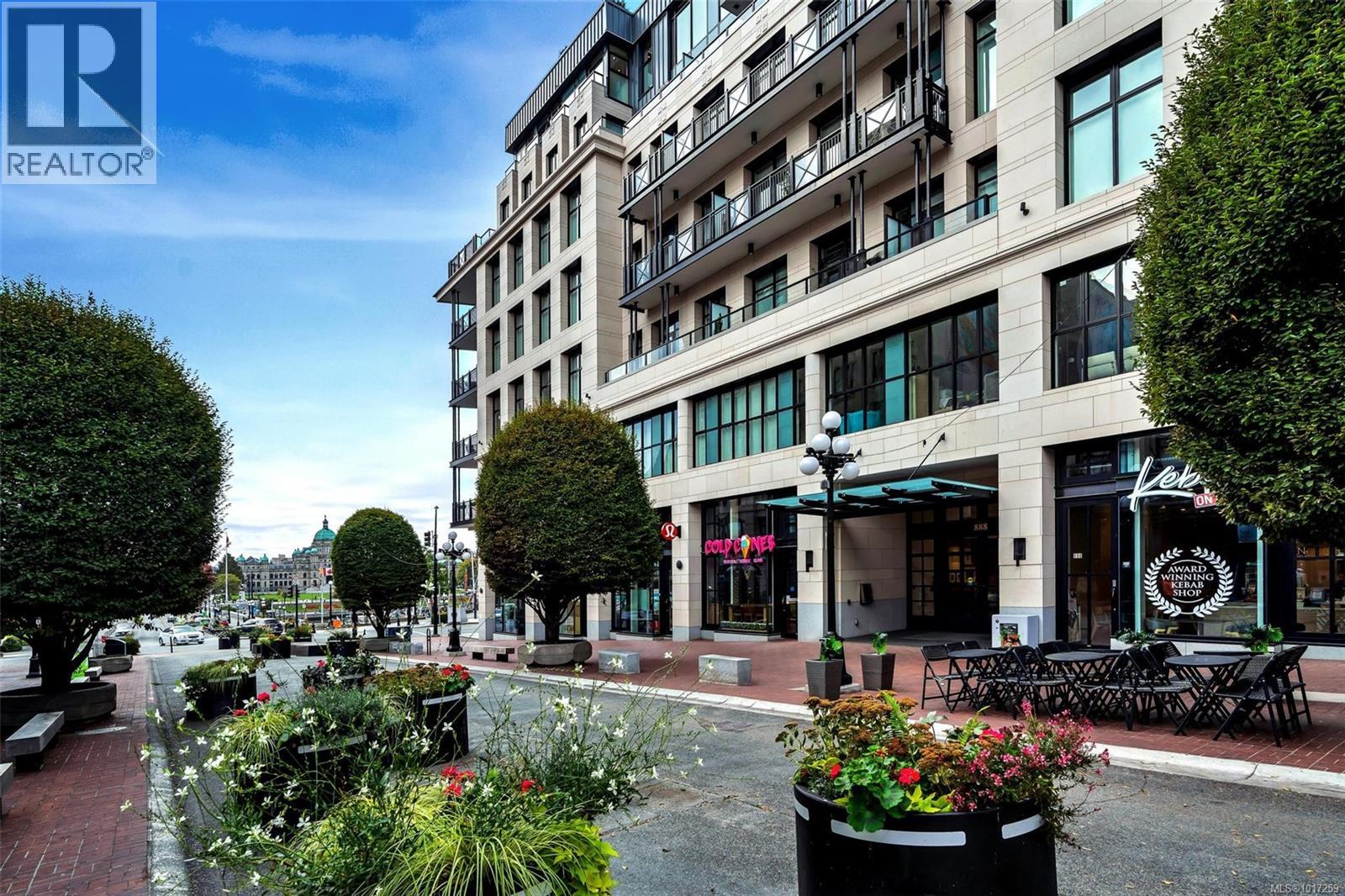 201 888 Government Street, Victoria