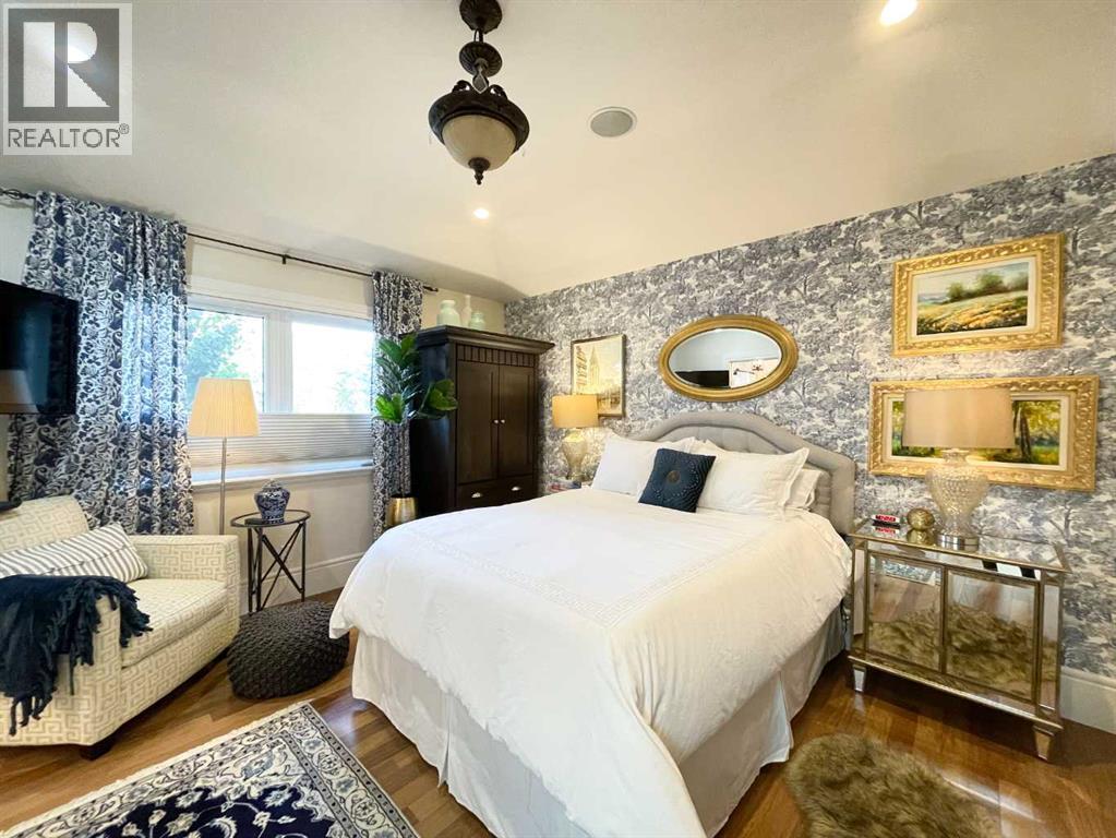 Single Family House for Sale in  Radford Road NE Renfrew Calgary 