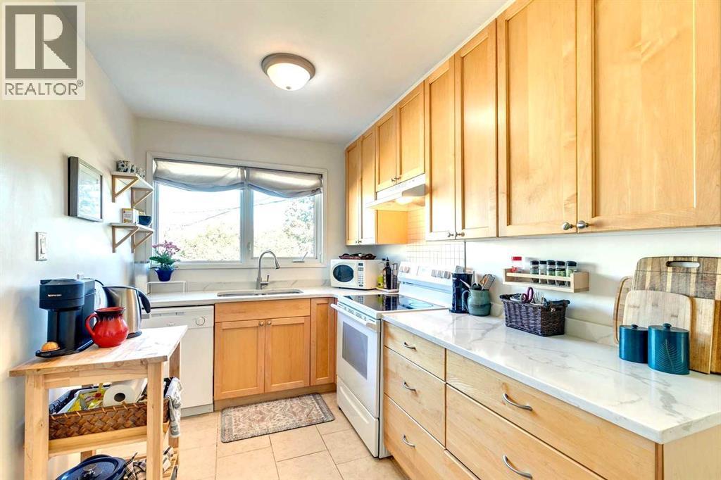 Single Family House Bungalow for Sale in  Worcester Drive SW Wildwood Calgary 