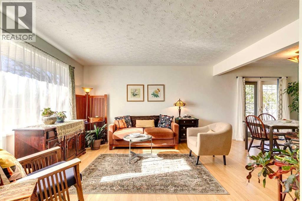 Single Family House Bungalow for Sale in  Worcester Drive SW Wildwood Calgary 