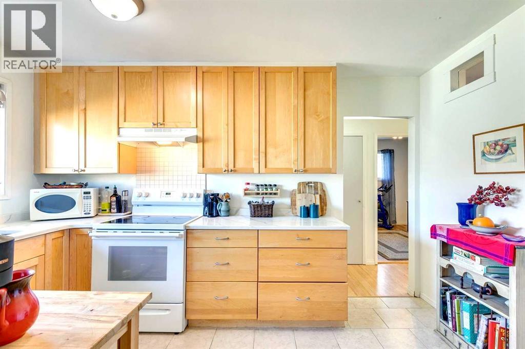 Single Family House Bungalow for Sale in  Worcester Drive SW Wildwood Calgary 