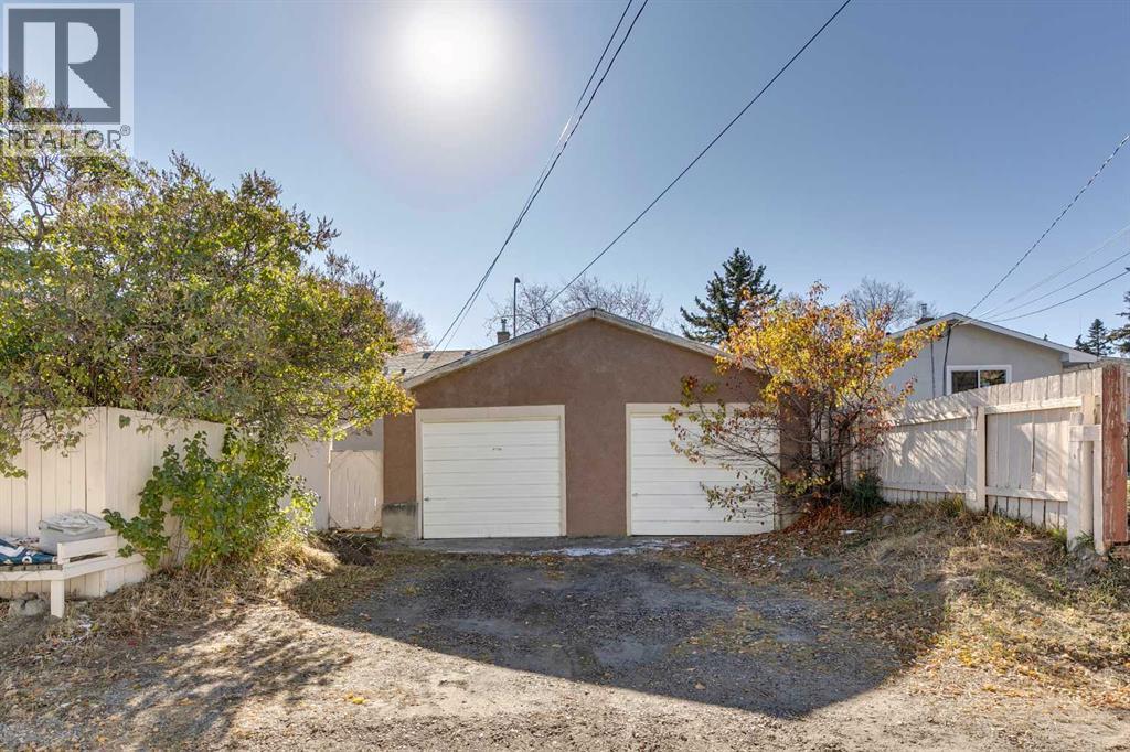 Single Family House Bungalow for Sale in  Worcester Drive SW Wildwood Calgary 