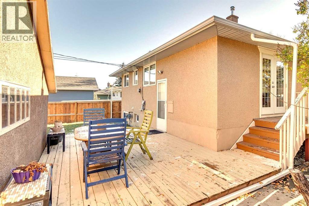 Single Family House Bungalow for Sale in  Worcester Drive SW Wildwood Calgary 