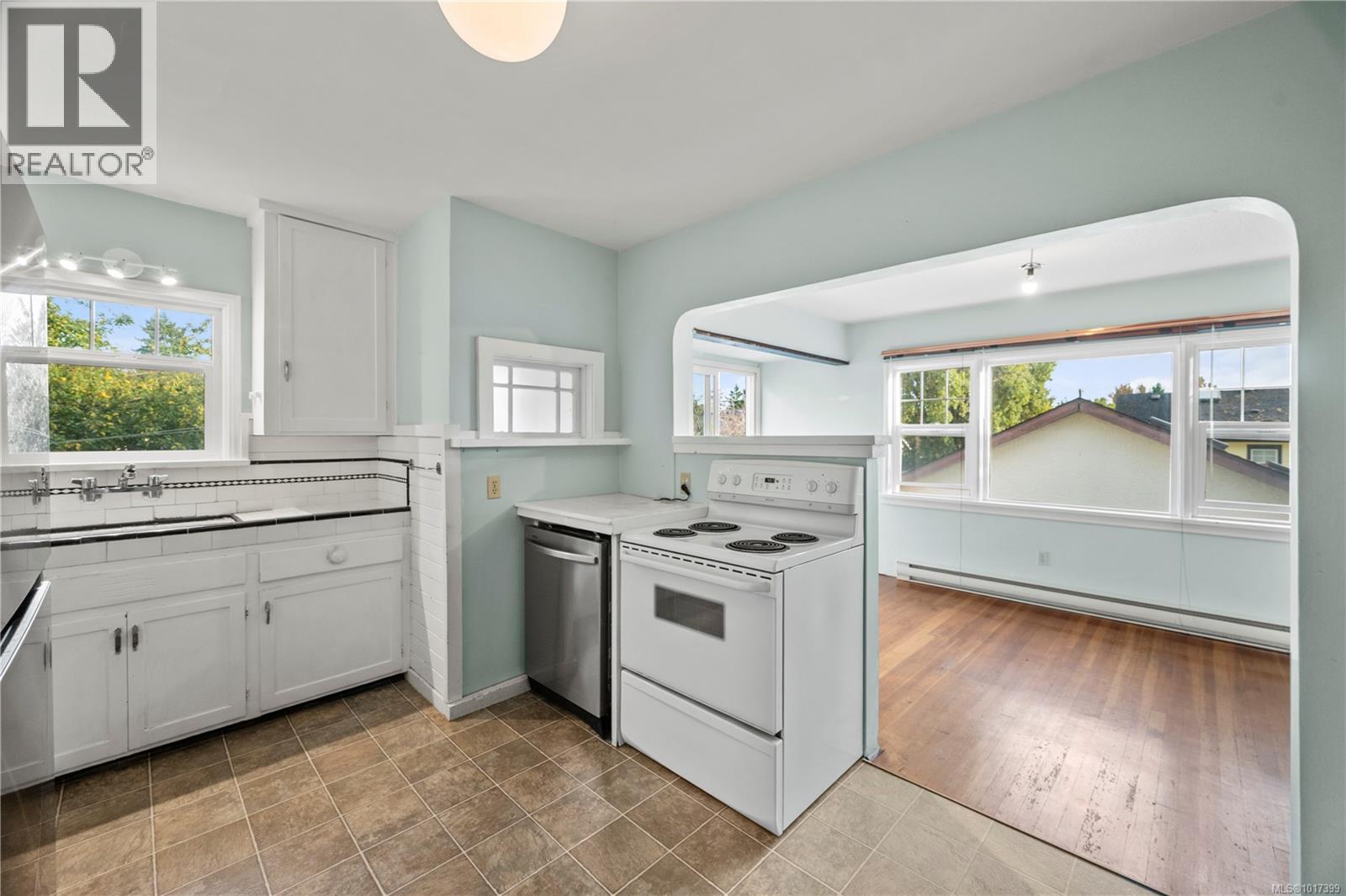  2571 Empire Street, Victoria