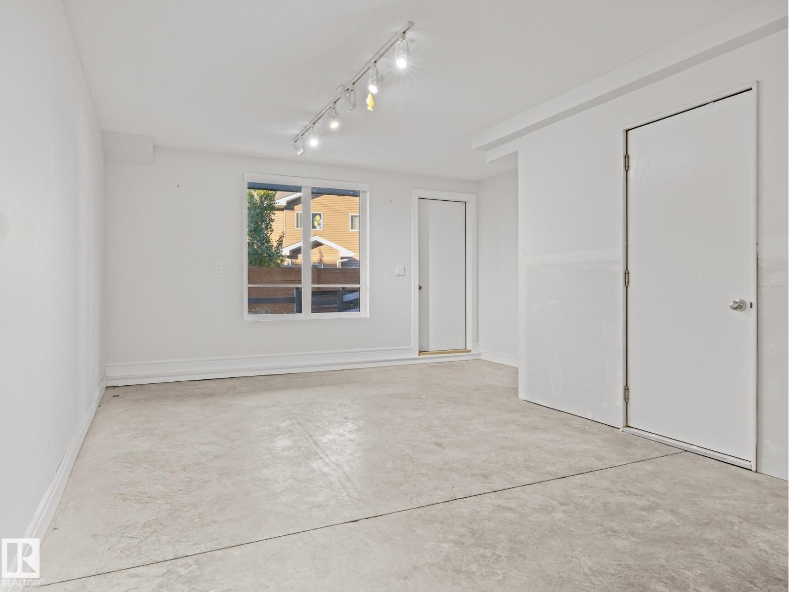 #35 100 JENSEN LAKES BV, St. Albert