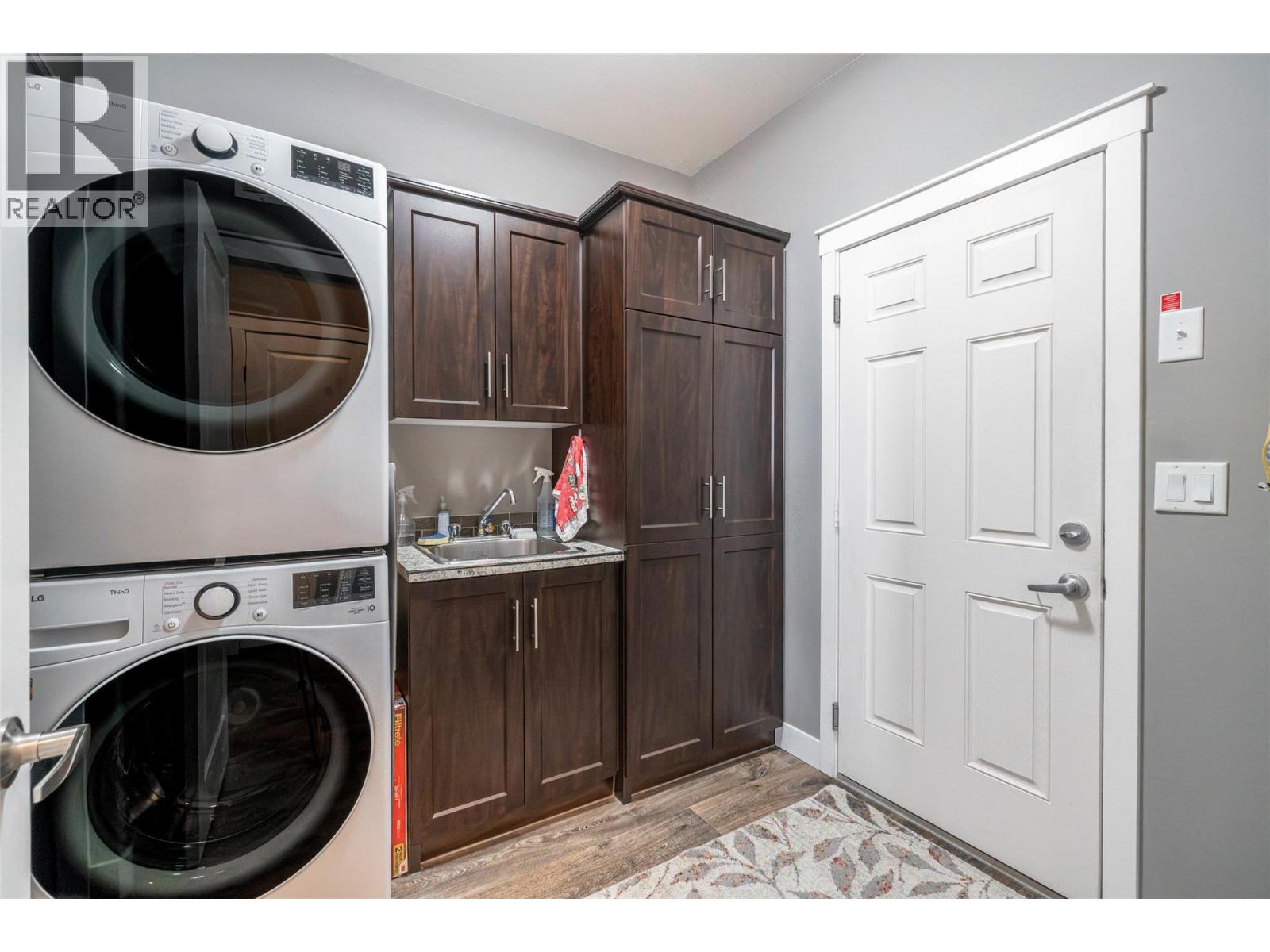 8300 Gallagher Lake Frontage Road Unit# 21, Oliver