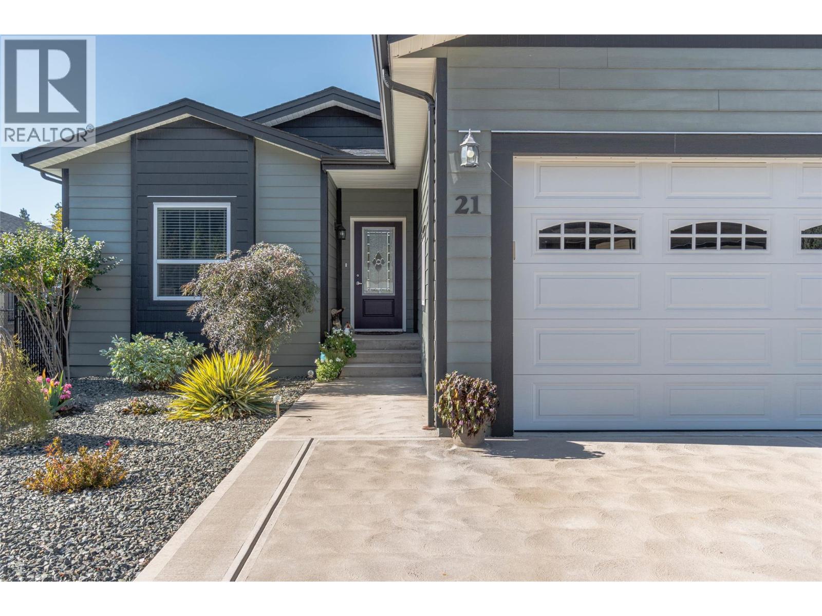 8300 Gallagher Lake Frontage Road Unit# 21, Oliver