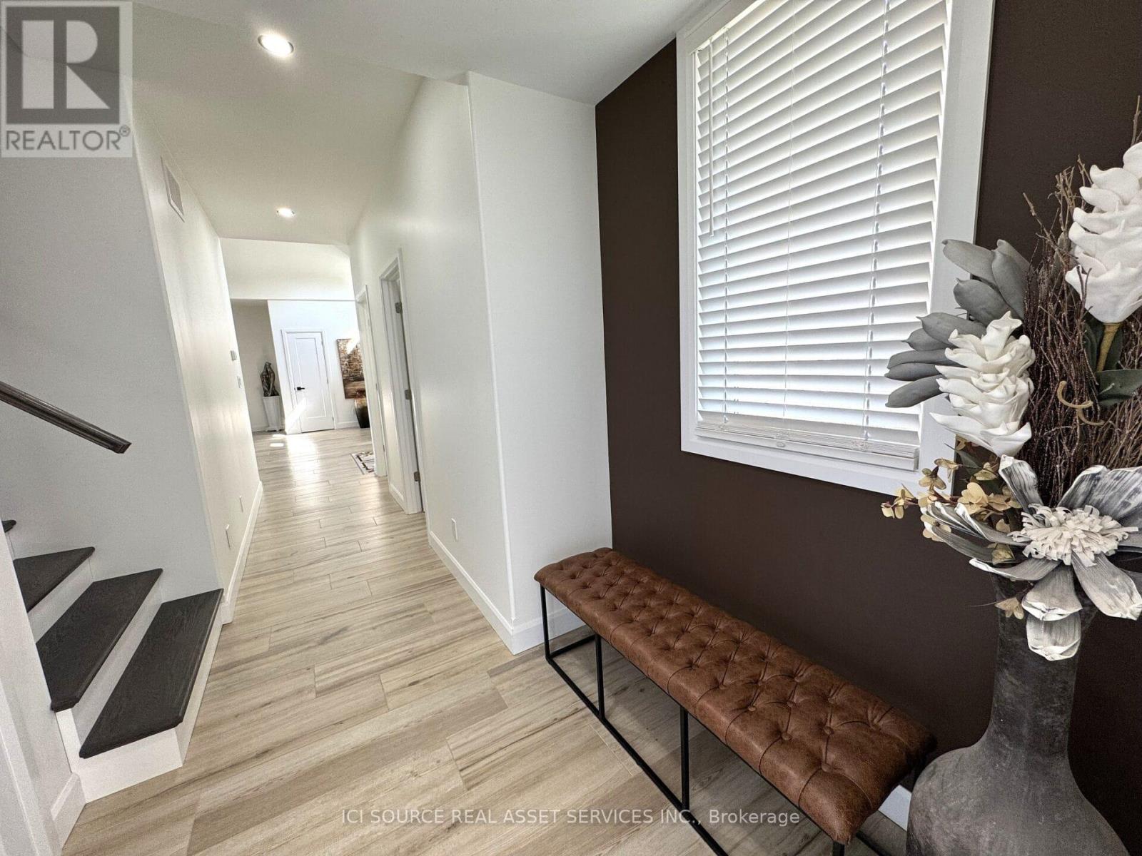 18 SWAN LANE - 39