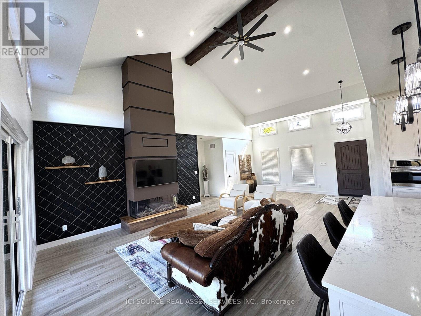 18 SWAN LANE - 5