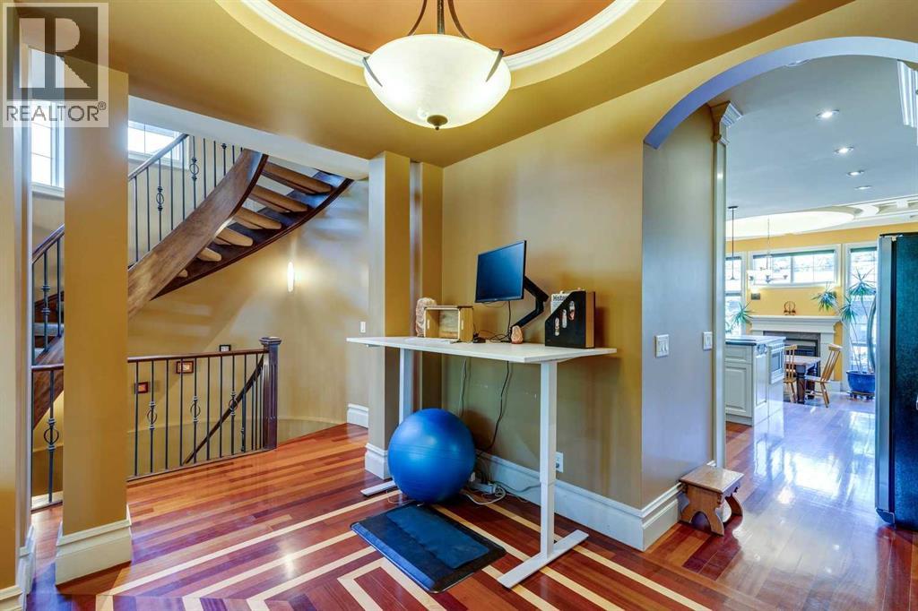 Single Family House for Sale in   Street NW Hillhurst Calgary 