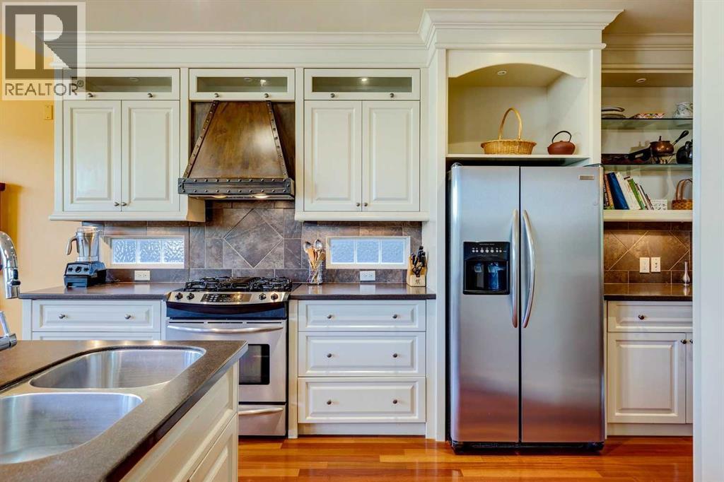 Single Family House for Sale in   Street NW Hillhurst Calgary 