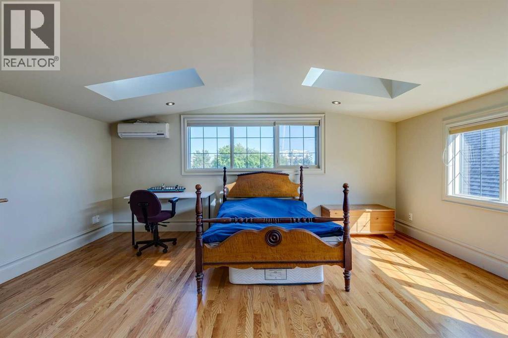 Single Family House for Sale in   Street NW Hillhurst Calgary 