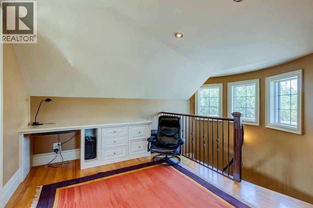 Single Family House for Sale in   Street NW Hillhurst Calgary 