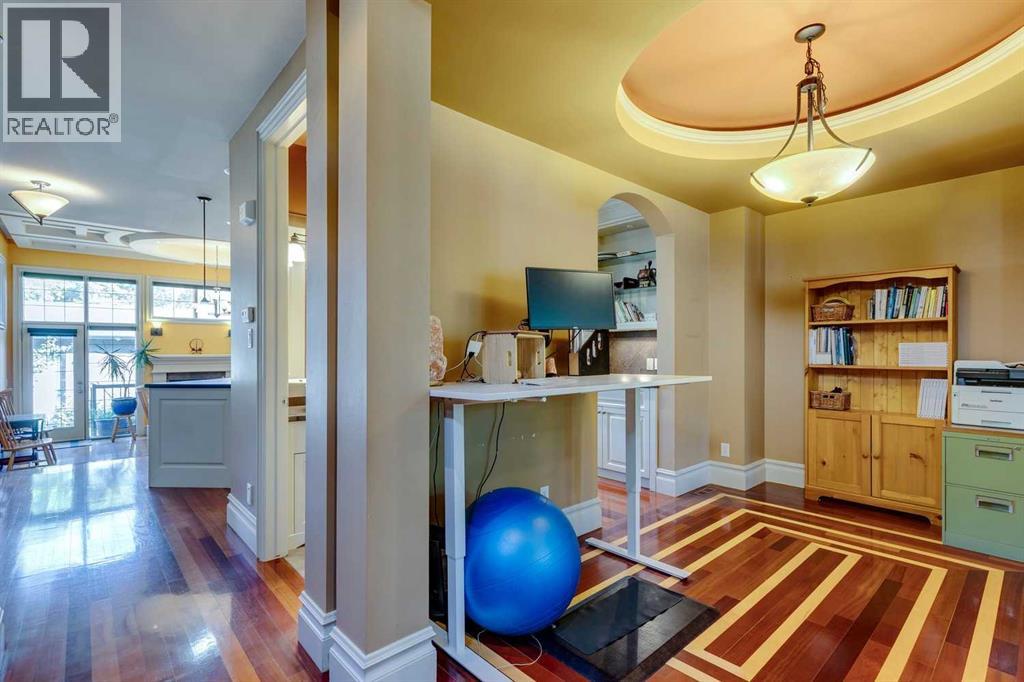 Single Family House for Sale in   Street NW Hillhurst Calgary 