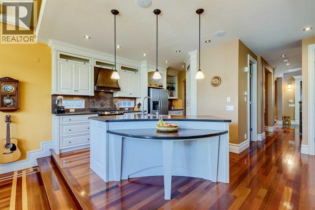 Single Family House for Sale in   Street NW Hillhurst Calgary 