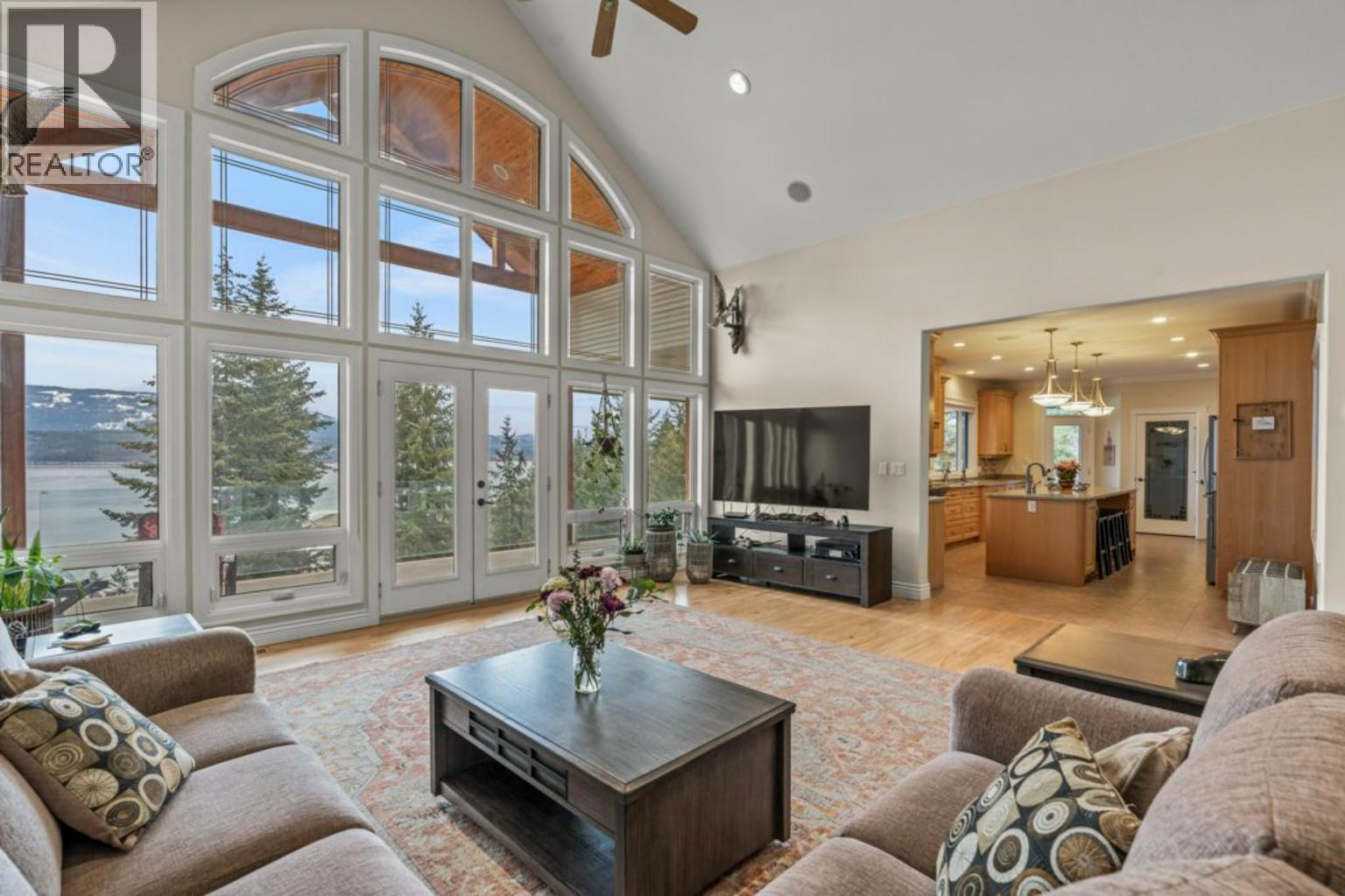  5694 Trans Canada Highway Northwest, Salmon Arm