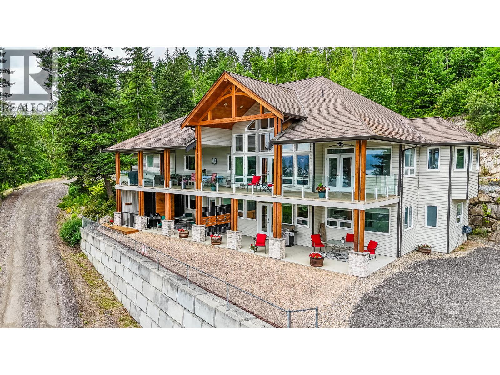  5694 Trans Canada Highway Northwest, Salmon Arm