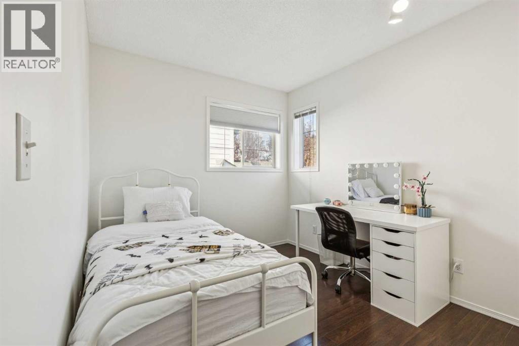 Single Family House 4 Level for Sale in  San Diego Green NE Monterey Park Calgary 
