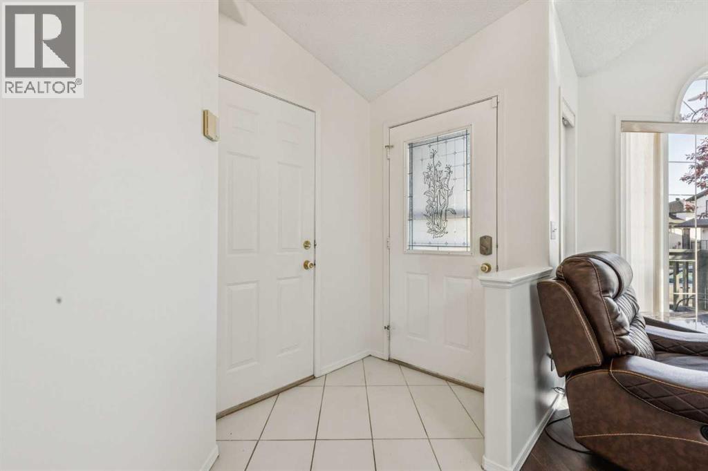 Single Family House 4 Level for Sale in  San Diego Green NE Monterey Park Calgary 