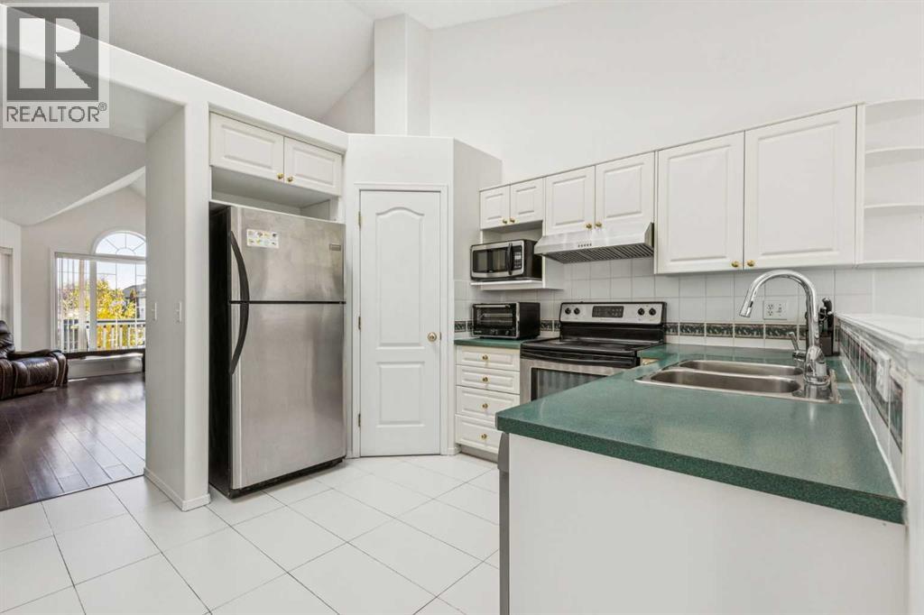 Single Family House 4 Level for Sale in  San Diego Green NE Monterey Park Calgary 