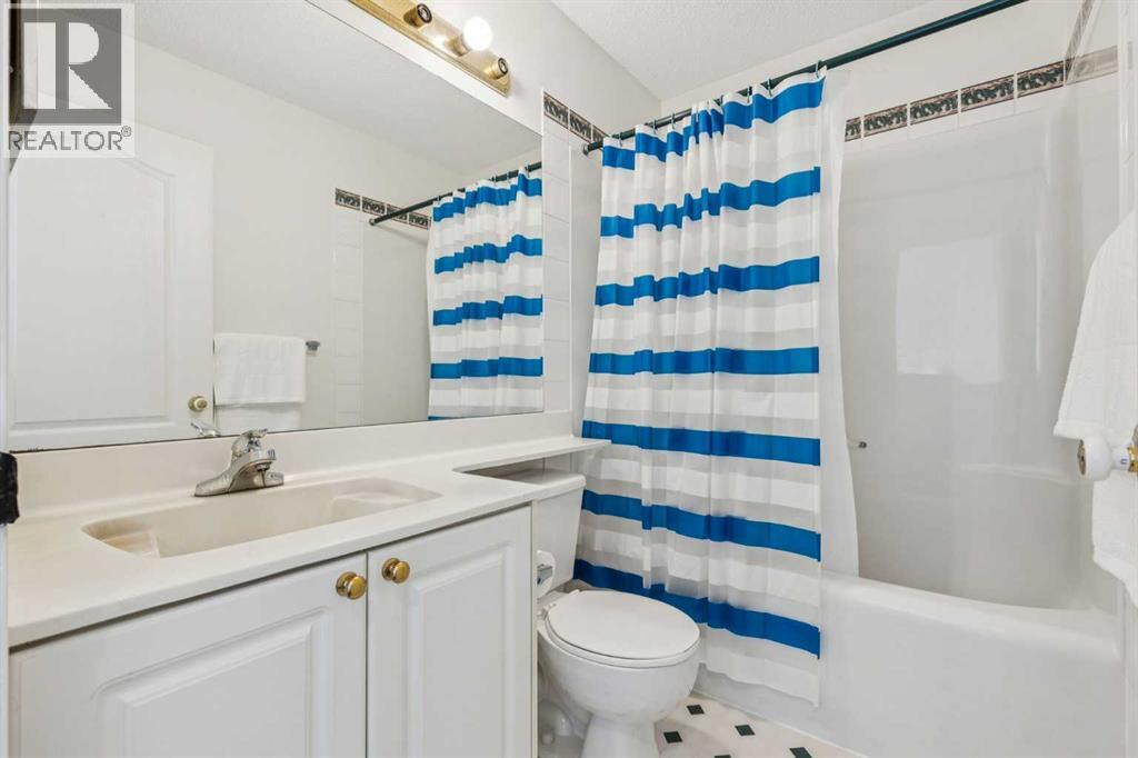 Single Family House 4 Level for Sale in  San Diego Green NE Monterey Park Calgary 