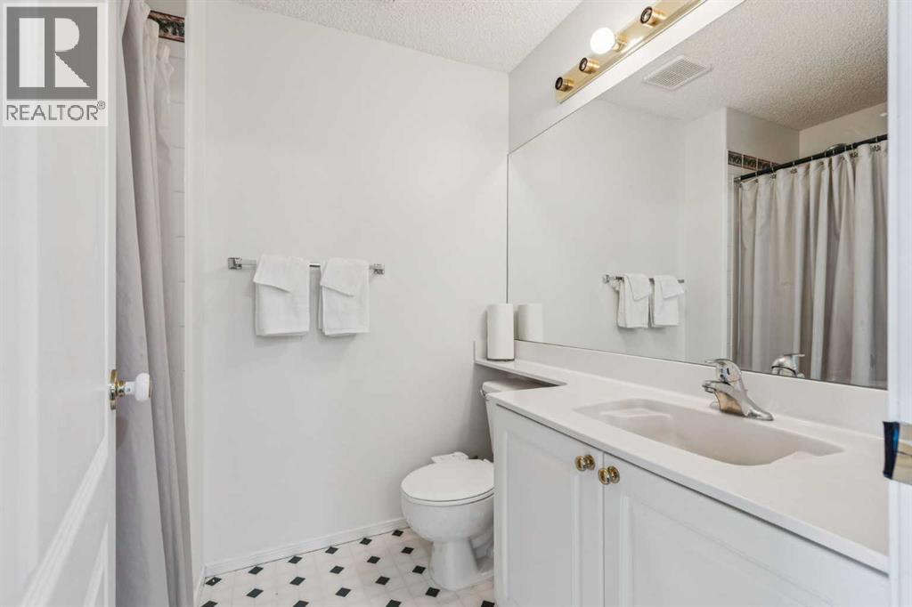 Single Family House 4 Level for Sale in  San Diego Green NE Monterey Park Calgary 