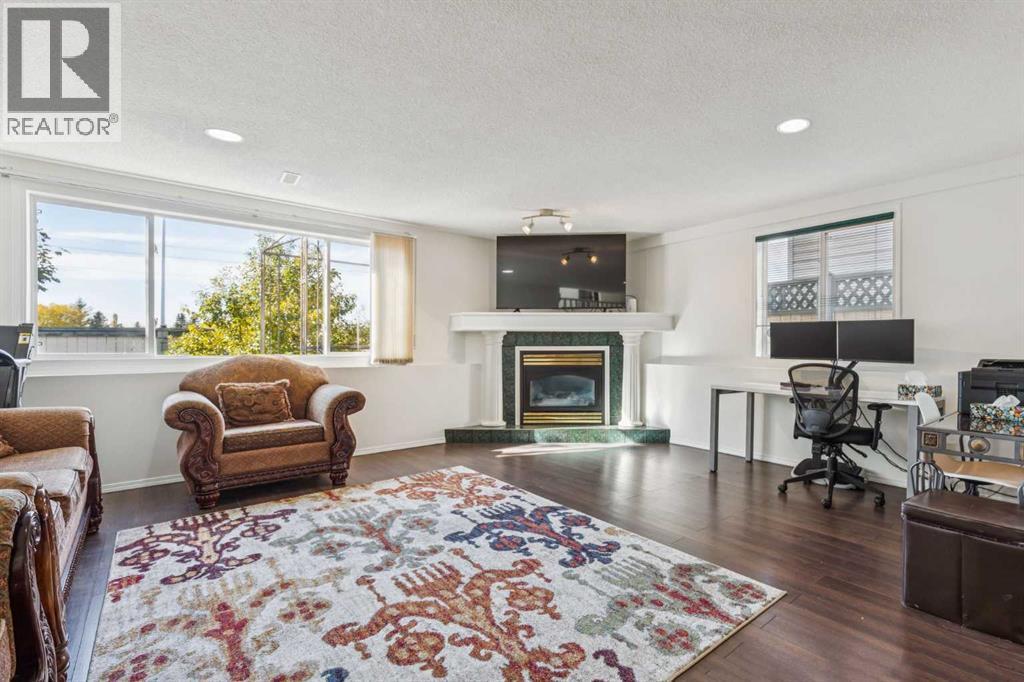 Single Family House 4 Level for Sale in  San Diego Green NE Monterey Park Calgary 