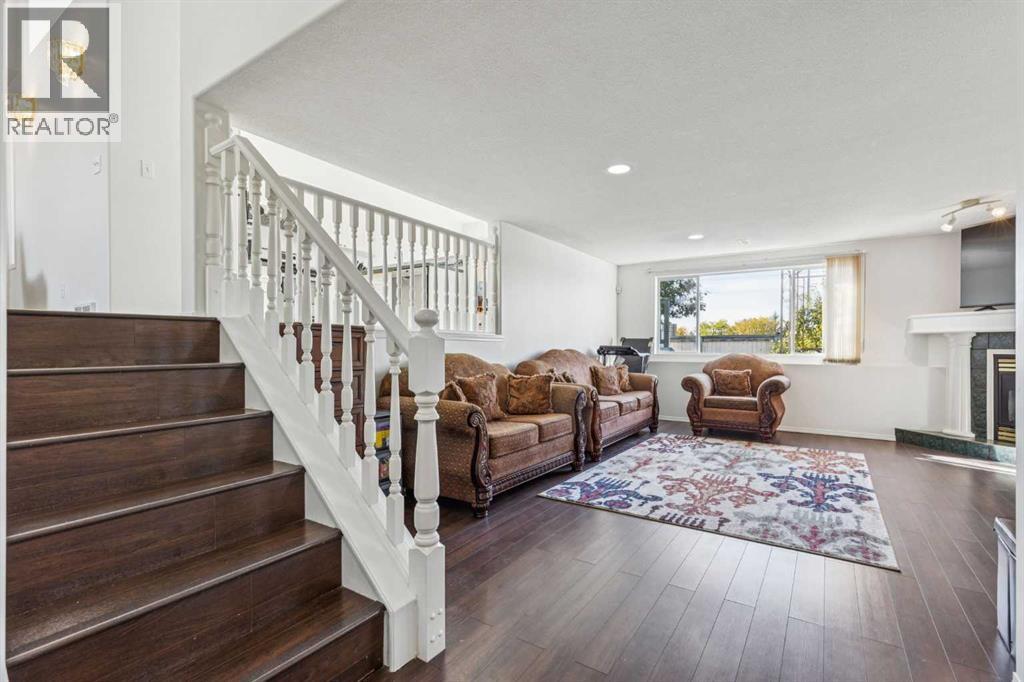 Single Family House 4 Level for Sale in  San Diego Green NE Monterey Park Calgary 