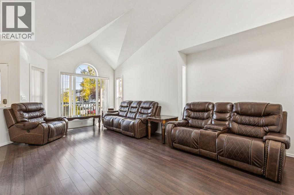 Single Family House 4 Level for Sale in  San Diego Green NE Monterey Park Calgary 