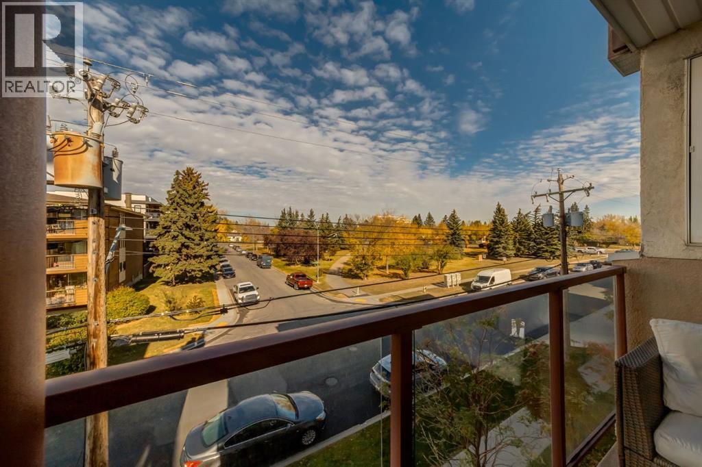 Single Family House for Sale in    Avenue NE Renfrew Calgary 