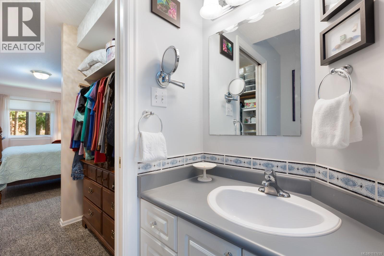 206 1970 Comox Ave, Comox