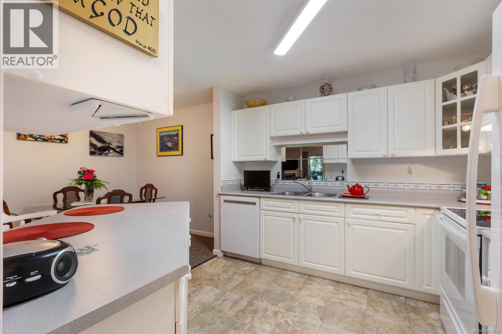 206 1970 Comox Ave, Comox