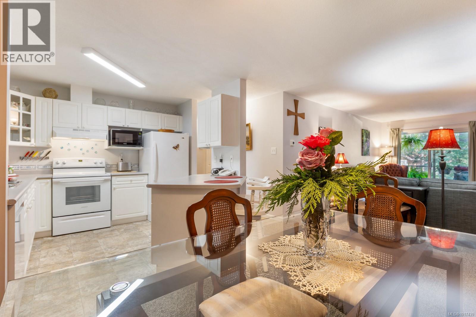 206 1970 Comox Ave, Comox