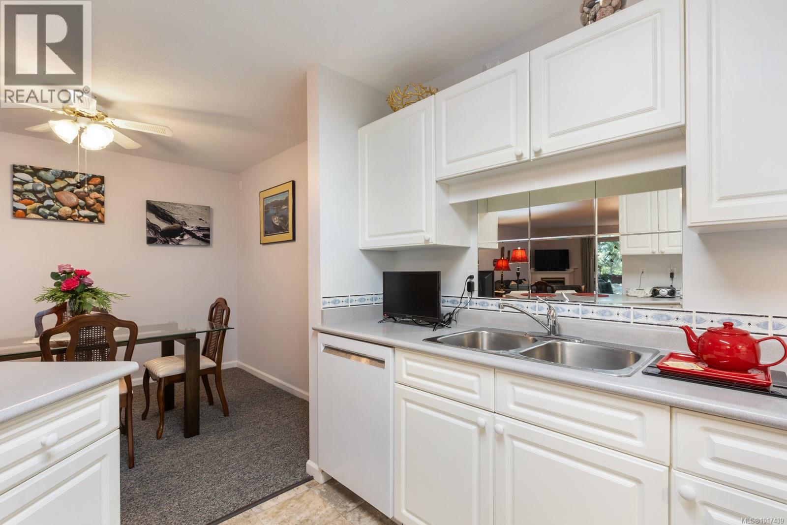 206 1970 Comox Ave, Comox