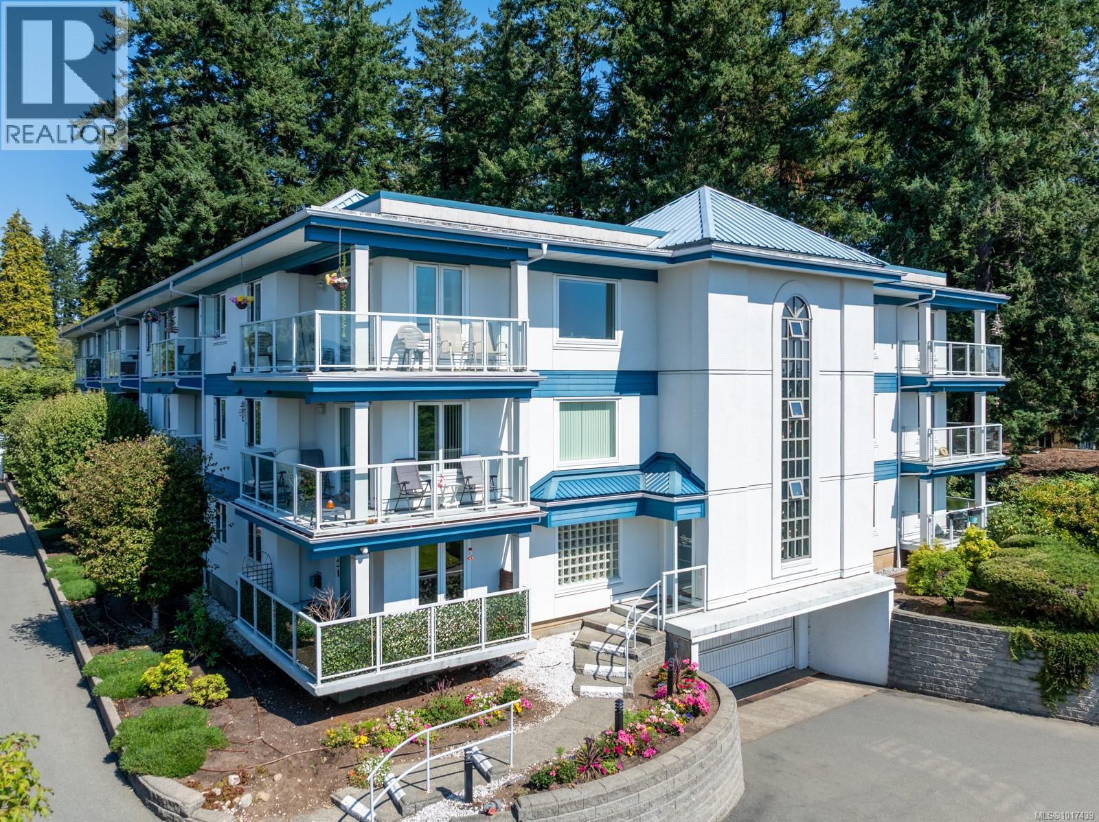 206 1970 Comox Ave, Comox