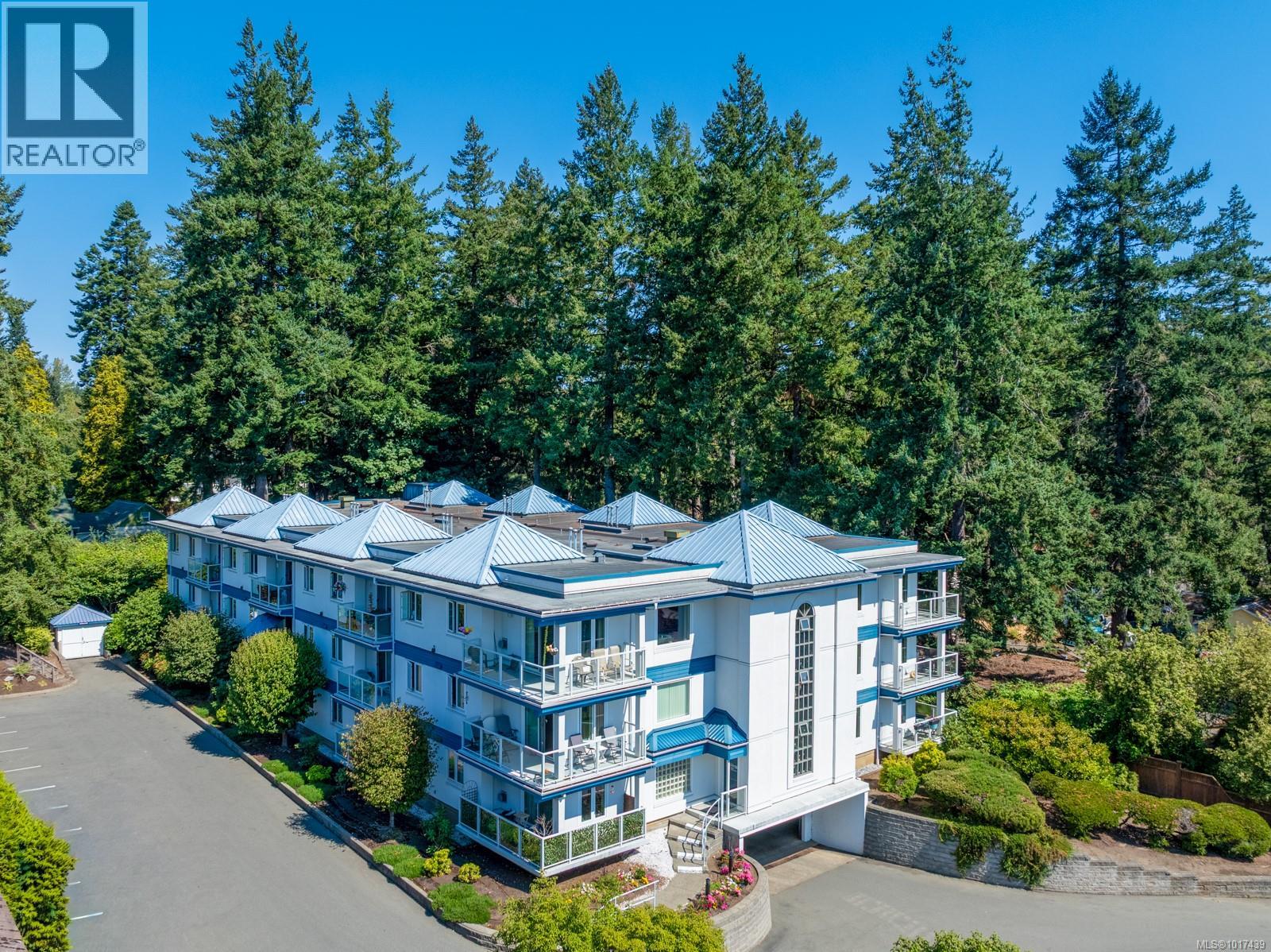 206 1970 Comox Ave, Comox