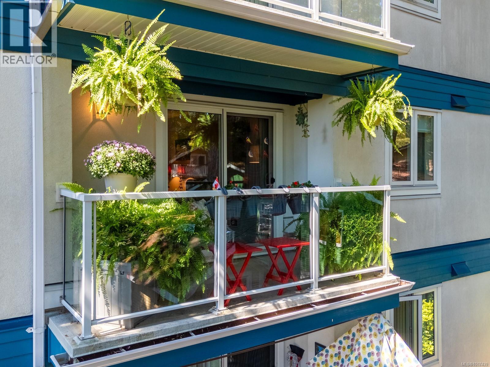 206 1970 Comox Ave, Comox