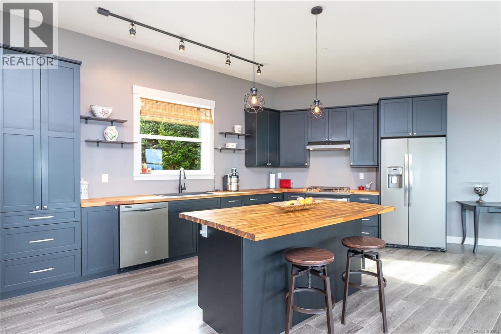  1490 Finlayson View Place, Shawnigan Lake