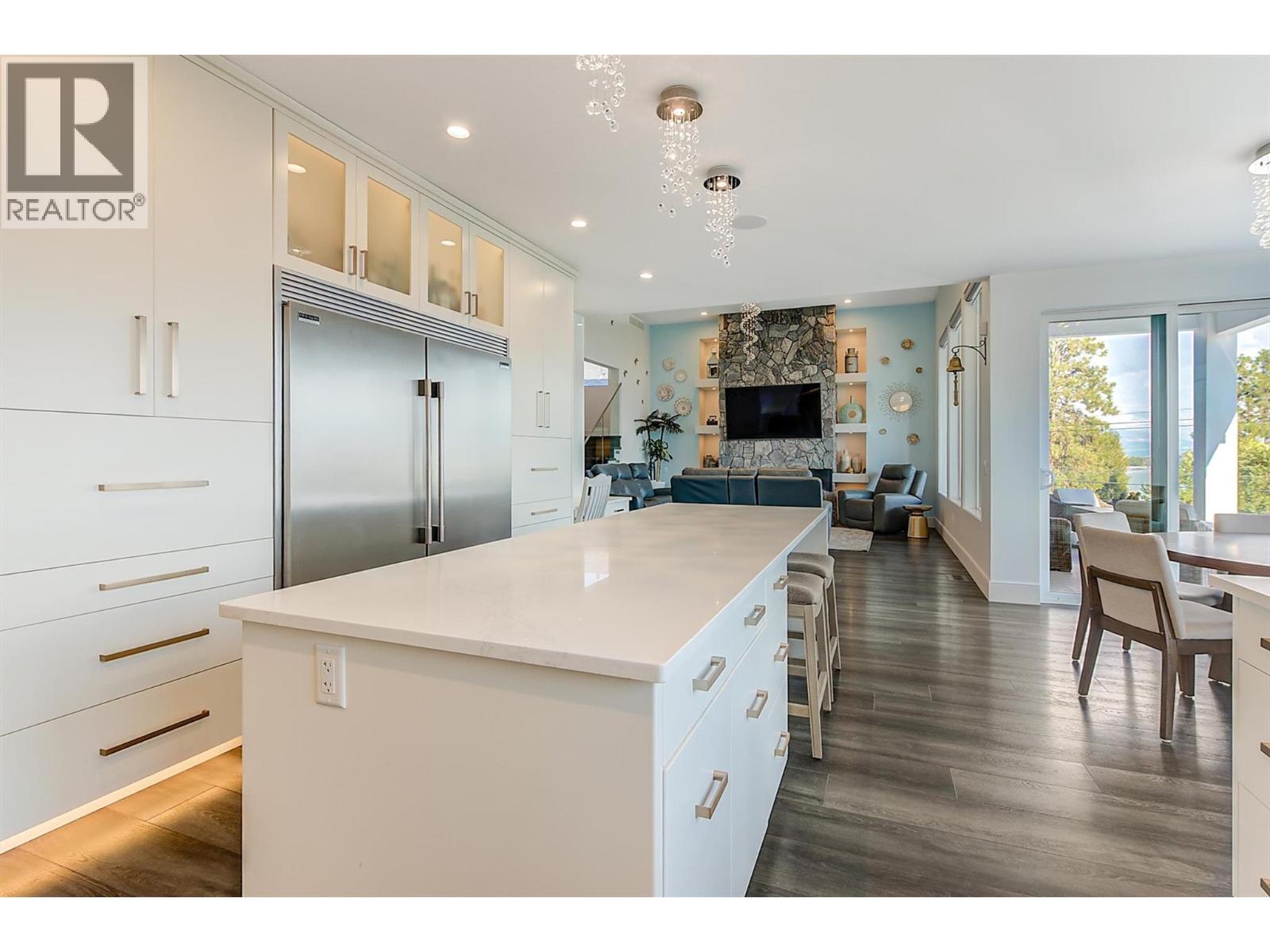 3961 Beachview Drive E, West Kelowna